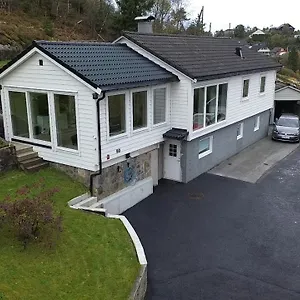 Fjordclaw Snm- Adjoining The & Nature, Free Parking Apartment